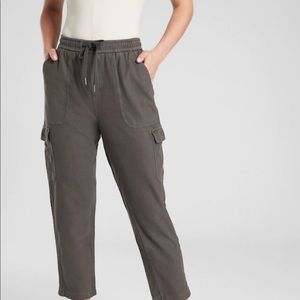 Athleta Farallon Cargo Crop